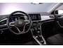 Volkswagen T-Roc Life Edition 1.5 TSI 150pk DSG Automaat Adaptive cruise control, Achteruitrijcamera, App connect, LED koplampen, Parkeersensoren, Airco, DAB, Radio, Bluetooth