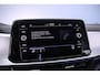 Volkswagen T-Roc Life Edition 1.5 TSI 150pk DSG Automaat Adaptive cruise control, Achteruitrijcamera, App connect, LED koplampen, Parkeersensoren, Airco, DAB, Radio, Bluetooth