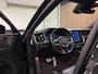 Volvo XC60 T6 AWD Recharge Plus Dark Long Range | Trekhaak | Harman Kardon | Adaptieve Cruise Control | Stoelverwarming voor+achter | Stuurwielverwarming | Parkeercamera | Full LED Meesturende koplampen | Pilot Assist | Elektrische voorstoelen geheugen | R-Design Contour stoelen met wit stiksel en bies | Zitting verlenging voorstoelen | Schuifdak | Google Infotainment | 19 Inch | Keyless Drive | Parkeersensoren voor+achter | Privacy Glass | DAB Radio | Apple Carplay/Android Auto | Draadloos telefoon opladen | Volvo On Call met mobiele App functie | Onyx Black Metallic |
