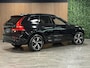 Volvo XC60 T6 AWD Recharge Plus Dark Long Range | Trekhaak | Harman Kardon | Adaptieve Cruise Control | Stoelverwarming voor+achter | Stuurwielverwarming | Parkeercamera | Full LED Meesturende koplampen | Pilot Assist | Elektrische voorstoelen geheugen | R-Design Contour stoelen met wit stiksel en bies | Zitting verlenging voorstoelen | Schuifdak | Google Infotainment | 19 Inch | Keyless Drive | Parkeersensoren voor+achter | Privacy Glass | DAB Radio | Apple Carplay/Android Auto | Draadloos telefoon opladen | Volvo On Call met mobiele App functie | Onyx Black Metallic |