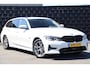 BMW 3-Serie Touring 330e | Adap. Cruise | Elek.Trekhaak | Stoel-/Stuurverwarming | Carplay
