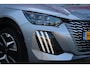 Peugeot 208 1.2 Hybrid 145PK AUTOMAAT GT | CAMERA VOOR + ACHTER | NAVIGATIE | DRAADLOZE APPLE CARPLAY/ANDROID AUTO | FULL LED KOPLAMPEN | LICHTMETALEN VELGEN 17" | DODEHOEK DETECTIE | DRAADLOZE TELEFOONLADER | KEYLESS ENTRY/START | DAB+ RADIO | ADAPTIVE CRUISE CONTROL | CLIMATE CONTROL |