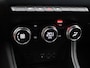 Renault Captur TCe 100pk Intens | Climate Control | Bose audio| Parkeersensoren achter | Lichtmetalen velgen | Navigatie met Apple Carplay & Android Auto |