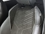 Peugeot e-2008 EV GT Avantage 54 kWh | Elektrische Bestuurdersstoel | Stoelverwarming | Navigatie | Voor + Achter Camera | Apple Carplay/Android Auto |