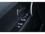 Lancia Ypsilon 1.2 Hybrid 110PK AUTOMAAT LX | CAMERA VOOR + ACHTER | PARKEERSENSOREN VOOR + ACHTER | DRIVE PACK: ADAPTIVE CRUISE CONTROL/DODEHOEK DETECTIE/ELEKTRISCH INKLAPBARE BUITENSPIEGELS/SPROTIEF STUURWIEL | SFEER VERLICHTING | CLIMATE CONTROL | DRAADLOZE APPLE CARPLAY/ANDROID AUTO | DRAADLOZE TELEFOONLADER | 17" LICHTMETALEN VELGEN "DIAMOND CUT" | WIELKASTEN "GLOSSY BLACK" | PRIVACY GLAS ACHTER | PREMIUM STOELBEKLEDING "GRIGIO ANTRACITE" | KLEUR: "VERDER GIADA" |
