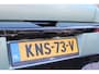 Lancia Ypsilon 1.2 Hybrid 110PK AUTOMAAT LX | CAMERA VOOR + ACHTER | PARKEERSENSOREN VOOR + ACHTER | DRIVE PACK: ADAPTIVE CRUISE CONTROL/DODEHOEK DETECTIE/ELEKTRISCH INKLAPBARE BUITENSPIEGELS/SPROTIEF STUURWIEL | SFEER VERLICHTING | CLIMATE CONTROL | DRAADLOZE APPLE CARPLAY/ANDROID AUTO | DRAADLOZE TELEFOONLADER | 17" LICHTMETALEN VELGEN "DIAMOND CUT" | WIELKASTEN "GLOSSY BLACK" | PRIVACY GLAS ACHTER | PREMIUM STOELBEKLEDING "GRIGIO ANTRACITE" | KLEUR: "VERDER GIADA" |