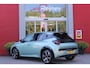 Lancia Ypsilon 1.2 Hybrid 110PK AUTOMAAT LX | CAMERA VOOR + ACHTER | PARKEERSENSOREN VOOR + ACHTER | DRIVE PACK: ADAPTIVE CRUISE CONTROL/DODEHOEK DETECTIE/ELEKTRISCH INKLAPBARE BUITENSPIEGELS/SPROTIEF STUURWIEL | SFEER VERLICHTING | CLIMATE CONTROL | DRAADLOZE APPLE CARPLAY/ANDROID AUTO | DRAADLOZE TELEFOONLADER | 17" LICHTMETALEN VELGEN "DIAMOND CUT" | WIELKASTEN "GLOSSY BLACK" | PRIVACY GLAS ACHTER | PREMIUM STOELBEKLEDING "GRIGIO ANTRACITE" | KLEUR: "VERDER GIADA" |