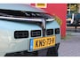 Lancia Ypsilon 1.2 Hybrid 110PK AUTOMAAT LX | CAMERA VOOR + ACHTER | PARKEERSENSOREN VOOR + ACHTER | DRIVE PACK: ADAPTIVE CRUISE CONTROL/DODEHOEK DETECTIE/ELEKTRISCH INKLAPBARE BUITENSPIEGELS/SPROTIEF STUURWIEL | SFEER VERLICHTING | CLIMATE CONTROL | DRAADLOZE APPLE CARPLAY/ANDROID AUTO | DRAADLOZE TELEFOONLADER | 17" LICHTMETALEN VELGEN "DIAMOND CUT" | WIELKASTEN "GLOSSY BLACK" | PRIVACY GLAS ACHTER | PREMIUM STOELBEKLEDING "GRIGIO ANTRACITE" | KLEUR: "VERDER GIADA" |