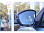 Lancia Ypsilon 1.2 Hybrid 110PK AUTOMAAT LX | CAMERA VOOR + ACHTER | PARKEERSENSOREN VOOR + ACHTER | DRIVE PACK: ADAPTIVE CRUISE CONTROL/DODEHOEK DETECTIE/ELEKTRISCH INKLAPBARE BUITENSPIEGELS/SPROTIEF STUURWIEL | SFEER VERLICHTING | CLIMATE CONTROL | DRAADLOZE APPLE CARPLAY/ANDROID AUTO | DRAADLOZE TELEFOONLADER | 17" LICHTMETALEN VELGEN "DIAMOND CUT" | WIELKASTEN "GLOSSY BLACK" | PRIVACY GLAS ACHTER | PREMIUM STOELBEKLEDING "GRIGIO ANTRACITE" | KLEUR: "VERDER GIADA" |