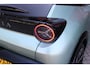 Lancia Ypsilon 1.2 Hybrid 110PK AUTOMAAT LX | CAMERA VOOR + ACHTER | PARKEERSENSOREN VOOR + ACHTER | DRIVE PACK: ADAPTIVE CRUISE CONTROL/DODEHOEK DETECTIE/ELEKTRISCH INKLAPBARE BUITENSPIEGELS/SPROTIEF STUURWIEL | SFEER VERLICHTING | CLIMATE CONTROL | DRAADLOZE APPLE CARPLAY/ANDROID AUTO | DRAADLOZE TELEFOONLADER | 17" LICHTMETALEN VELGEN "DIAMOND CUT" | WIELKASTEN "GLOSSY BLACK" | PRIVACY GLAS ACHTER | PREMIUM STOELBEKLEDING "GRIGIO ANTRACITE" | KLEUR: "VERDER GIADA" |