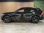 Volvo XC60 T8 AWD Recharge Ultra Black Edition | Bowers & Wilkins | Luchtvering | Trekhaak | 360° Camera | 455pk | Head-Up Display | Adaptieve Cruise Control | Stoelverwarming voor+achter | Stuurwielverwarming | Schuifdak | Full LED Meesturende koplampen | Pilot Assist | BLIS Dode Hoek Detectie | Elektrische voorstoelen geheugen | R-Design Contour stoelen met wit stiksel en bies | Zitting verlenging voorstoelen | Lederen dashboard | 21 Inch | Google Infotainment | Keyless Drive | Elektrisch bedienbare achterklep | DAB Radio | Apple Carplay/Android Auto | Alarm Klasse III | Draadloos telefoon opladen | Volvo On Call met mobiele App functie | Onyx Black Metallic |