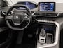 Peugeot 5008 1.2 PureTech Allure Sport 7 Persoons Automaat (APPLE CARPLAY, GROOT NAVI, LEDER, LED KOPLAMPEN, 360 CAMERA, SPORTSTOELEN, GETINT GLAS, TREKHAAK, NIEUWSTAAT)