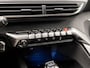 Peugeot 5008 1.2 PureTech Allure Sport 7 Persoons Automaat (APPLE CARPLAY, GROOT NAVI, LEDER, LED KOPLAMPEN, 360 CAMERA, SPORTSTOELEN, GETINT GLAS, TREKHAAK, NIEUWSTAAT)