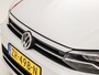 Volkswagen Polo 1.0 TSI Beats Sport Automaat (VIRTUAL COCKPIT, APPLE CARPLAY, GROOT NAVI, BEATS AUDIO, ADAPTIVE CRUISE, SPORTSTOELEN, LM VELGEN, NIEUWSTAAT)