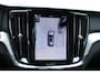 Volvo V60 2.0 T8 Plug-in hybrid AWD Plus Dark | 360" Camera | Stoel/stuurwiel verwarming | Achterbank verwarming | Google Services | DAB+ radio | Semi elektrische trekhaak | Elektrisch bedienbare achterklep