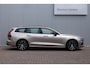 Volvo V60 2.0 T8 Plug-in hybrid AWD Plus Dark | 360" Camera | Stoel/stuurwiel verwarming | Achterbank verwarming | Google Services | DAB+ radio | Semi elektrische trekhaak | Elektrisch bedienbare achterklep