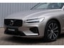 Volvo V60 2.0 T8 Plug-in hybrid AWD Plus Dark | 360" Camera | Stoel/stuurwiel verwarming | Achterbank verwarming | Google Services | DAB+ radio | Semi elektrische trekhaak | Elektrisch bedienbare achterklep