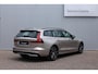 Volvo V60 2.0 T8 Plug-in hybrid AWD Plus Dark | 360" Camera | Stoel/stuurwiel verwarming | Achterbank verwarming | Google Services | DAB+ radio | Semi elektrische trekhaak | Elektrisch bedienbare achterklep