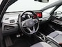 Volkswagen ID.3 First Max 58 kWh 204 Pk | Stoelverwarming | Panorama dak | Trekhaak | Camera | Adaptive Cruise | CarPlay | Matrix LED | 19 Inch | 87.533 Km !!