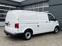 Volkswagen Transporter 2.0 TDI L2H1 Sortimo Kastinrichting Trekhaak 2200kg trekgewicht Airco Cruise controle Telefoonverbinding Apple carplay Euro 6