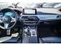 BMW 5-Serie Touring 520i High Executive | M-pakket | Panorama | Elektrisch wegklapbare trekhaak | Adaptieve cruise | Camera | LED