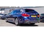 BMW 5-Serie Touring 520i High Executive | M-pakket | Panorama | Elektrisch wegklapbare trekhaak | Adaptieve cruise | Camera | LED