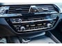 BMW 5-Serie Touring 520i High Executive | M-pakket | Panorama | Elektrisch wegklapbare trekhaak | Adaptieve cruise | Camera | LED