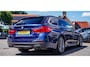 BMW 5-Serie Touring 520i High Executive | M-pakket | Panorama | Elektrisch wegklapbare trekhaak | Adaptieve cruise | Camera | LED