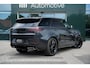 Land Rover Range Rover Sport P460e AWD Dynamic SE | Black Exterior Pack | Glazen panoramadak | Stoel ventilatie | Adaptieve cruisecontrol | 5 jaar garantie of 150.000 km | Apple CarPlay | Meridian™ Sound System | Roodgelakte remklauwen |