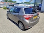 Toyota Yaris 1.5 HYBRID DYNAMIC KEYLESS NAVI BLUETOOTH CRUISE CLIMA CAMERA 15'' LM-VELGEN LED PRIVACY GLASS NL-AUTO