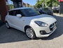 Suzuki Swift 1.2 Style Smart Hybrid // DODEHOEK // ADAPT. CRUISE // CAMERA+SENSOREN // STOELVERWARMING // APPLE-ANDROID AUTO //