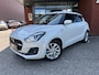 Suzuki Swift 1.2 Style Smart Hybrid // DODEHOEK // ADAPT. CRUISE // CAMERA+SENSOREN // STOELVERWARMING // APPLE-ANDROID AUTO //