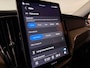 Volvo XC60 T6 AWD Recharge Plus Dark | MY26 Facelift | Schuifdak | Trekhaak | 360° Camera | | Head-Up Display | Harman Kardon | All Season banden | Adaptieve Cruise Control | Stoelverwarming voor+achter | Stuurwielverwarming | Pilot Assist | BLIS Dode Hoek Detectie | 19 Inch | Elektrische voorstoelen geheugen | Quilted Nordico bekleding | Zitting verlenging voorstoelen | Google Infotainment | Keyless Drive | Parkeersensoren voor+achter | Elektrisch bedienbare achterklep | DAB Radio | Apple Carplay/Android Auto | Draadloos telefoon opladen | Volvo On Call met mobiele App functie | Denim Blue Metallic |
