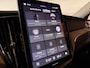 Volvo XC60 T6 AWD Recharge Plus Dark | MY26 Facelift | Schuifdak | Trekhaak | 360° Camera | | Head-Up Display | Harman Kardon | All Season banden | Adaptieve Cruise Control | Stoelverwarming voor+achter | Stuurwielverwarming | Pilot Assist | BLIS Dode Hoek Detectie | 19 Inch | Elektrische voorstoelen geheugen | Quilted Nordico bekleding | Zitting verlenging voorstoelen | Google Infotainment | Keyless Drive | Parkeersensoren voor+achter | Elektrisch bedienbare achterklep | DAB Radio | Apple Carplay/Android Auto | Draadloos telefoon opladen | Volvo On Call met mobiele App functie | Denim Blue Metallic |