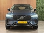 Volvo XC60 T6 AWD Recharge Plus Dark | MY26 Facelift | Schuifdak | Trekhaak | 360° Camera | | Head-Up Display | Harman Kardon | All Season banden | Adaptieve Cruise Control | Stoelverwarming voor+achter | Stuurwielverwarming | Pilot Assist | BLIS Dode Hoek Detectie | 19 Inch | Elektrische voorstoelen geheugen | Quilted Nordico bekleding | Zitting verlenging voorstoelen | Google Infotainment | Keyless Drive | Parkeersensoren voor+achter | Elektrisch bedienbare achterklep | DAB Radio | Apple Carplay/Android Auto | Draadloos telefoon opladen | Volvo On Call met mobiele App functie | Denim Blue Metallic |