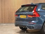 Volvo XC60 T6 AWD Recharge Plus Dark | MY26 Facelift | Schuifdak | Trekhaak | 360° Camera | | Head-Up Display | Harman Kardon | All Season banden | Adaptieve Cruise Control | Stoelverwarming voor+achter | Stuurwielverwarming | Pilot Assist | BLIS Dode Hoek Detectie | 19 Inch | Elektrische voorstoelen geheugen | Quilted Nordico bekleding | Zitting verlenging voorstoelen | Google Infotainment | Keyless Drive | Parkeersensoren voor+achter | Elektrisch bedienbare achterklep | DAB Radio | Apple Carplay/Android Auto | Draadloos telefoon opladen | Volvo On Call met mobiele App functie | Denim Blue Metallic |