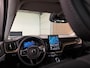 Volvo XC60 T6 AWD Recharge Plus Dark | MY26 Facelift | Schuifdak | Trekhaak | 360° Camera | | Head-Up Display | Harman Kardon | All Season banden | Adaptieve Cruise Control | Stoelverwarming voor+achter | Stuurwielverwarming | Pilot Assist | BLIS Dode Hoek Detectie | 19 Inch | Elektrische voorstoelen geheugen | Quilted Nordico bekleding | Zitting verlenging voorstoelen | Google Infotainment | Keyless Drive | Parkeersensoren voor+achter | Elektrisch bedienbare achterklep | DAB Radio | Apple Carplay/Android Auto | Draadloos telefoon opladen | Volvo On Call met mobiele App functie | Denim Blue Metallic |