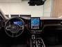 Volvo XC60 T6 AWD Recharge Plus Dark | MY26 Facelift | Schuifdak | Trekhaak | 360° Camera | | Head-Up Display | Harman Kardon | All Season banden | Adaptieve Cruise Control | Stoelverwarming voor+achter | Stuurwielverwarming | Pilot Assist | BLIS Dode Hoek Detectie | 19 Inch | Elektrische voorstoelen geheugen | Quilted Nordico bekleding | Zitting verlenging voorstoelen | Google Infotainment | Keyless Drive | Parkeersensoren voor+achter | Elektrisch bedienbare achterklep | DAB Radio | Apple Carplay/Android Auto | Draadloos telefoon opladen | Volvo On Call met mobiele App functie | Denim Blue Metallic |