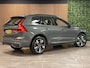 Volvo XC60 T6 AWD Recharge Plus Dark | MY26 Facelift | Schuifdak | Trekhaak | 360° Camera | | Head-Up Display | Harman Kardon | All Season banden | Adaptieve Cruise Control | Stoelverwarming voor+achter | Stuurwielverwarming | Pilot Assist | BLIS Dode Hoek Detectie | 19 Inch | Elektrische voorstoelen geheugen | Quilted Nordico bekleding | Zitting verlenging voorstoelen | Google Infotainment | Keyless Drive | Parkeersensoren voor+achter | Elektrisch bedienbare achterklep | DAB Radio | Apple Carplay/Android Auto | Draadloos telefoon opladen | Volvo On Call met mobiele App functie | Forest Lake Metallic |