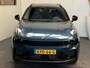 Lynk & Co 01 1.5 MY 2023 ZWARTE HEMEL 360 CAMERA ADAPTIVE CRUISE CONTROL PANORAMA SCHUIF/KANTELDAK APPLE CARPLAY/ANDROID RIJSTROOKSENSOREN ZEER MOOI !!
