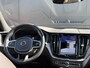 Volvo XC60 2.0 T8 Plug-in hybrid AWD R-Design dark/ long range/ intellisafe /360 camera/ schuifdak/ harman kardon/ sport leder/ trekhaak/ geen blis