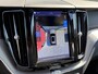 Volvo XC60 2.0 T8 Plug-in hybrid AWD R-Design dark/ long range/ intellisafe /360 camera/ schuifdak/ harman kardon/ sport leder/ trekhaak/ geen blis