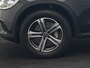 Mercedes-Benz GLC 300e 4MATIC Business Solution AMG PHEV 313pk Dealer O.H. | Panodak | Head Up | Camera | Alcantara Sportstoelen Verwarmd | Sfeerverlichting | Keyless | Blis | Apple Carplay | Cruise Control | Navigatie | DAB | Plug In Hybrid |
