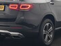 Mercedes-Benz GLC 300e 4MATIC Business Solution AMG PHEV 313pk Dealer O.H. | Panodak | Head Up | Camera | Alcantara Sportstoelen Verwarmd | Sfeerverlichting | Keyless | Blis | Apple Carplay | Cruise Control | Navigatie | DAB | Plug In Hybrid |