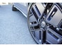 Volkswagen T-Roc R-Line First Edition IQ.light Apple Carplay Black style Stoel-/stuur verwarming 19 Inch Camera R-Line interieur