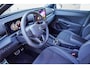 Volkswagen T-Roc R-Line First Edition IQ.light Apple Carplay Black style Stoel-/stuur verwarming 19 Inch Camera R-Line interieur