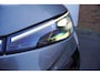 Volkswagen T-Roc R-Line First Edition IQ.light Apple Carplay Black style Stoel-/stuur verwarming 19 Inch Camera R-Line interieur