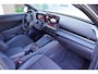 Volkswagen T-Roc R-Line First Edition IQ.light Apple Carplay Black style Stoel-/stuur verwarming 19 Inch Camera R-Line interieur