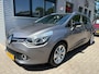 Renault Clio Estate 0.9 TCe Limited -CLIMA-TREKHAAK-CRUISE-DAB+-DEALER ONDERHOUDEN-PDC ACHTER-NAVI-ORIGINEEL NEDERLANDS!