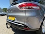 Renault Clio Estate 0.9 TCe Limited -CLIMA-TREKHAAK-CRUISE-DAB+-DEALER ONDERHOUDEN-PDC ACHTER-NAVI-ORIGINEEL NEDERLANDS!